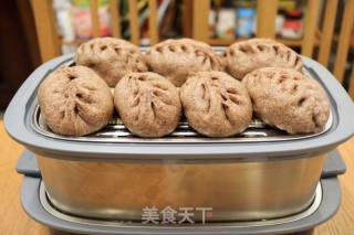 黑全麦猪肉胡萝卜包子的做法步骤：12