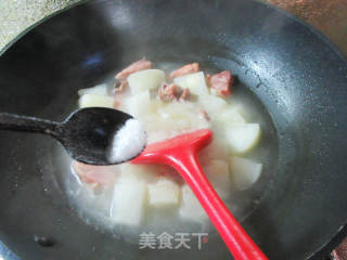 腊鸡腿萝卜汤的做法步骤：6