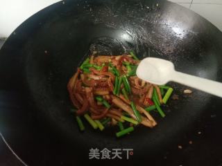 蒜苔炒牛肚的做法步骤：7