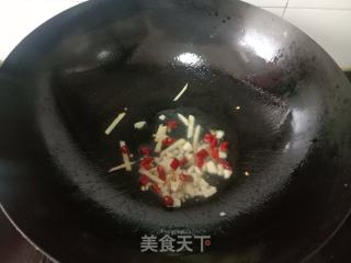 蒜苔炒牛肚的做法步骤：2