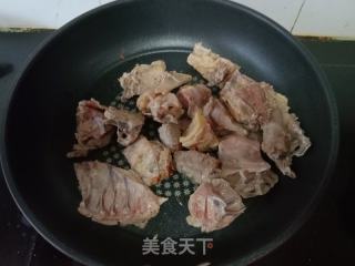 红枣粉条鸡汤的做法步骤：2