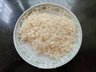 番茄鸡蛋炒波纹面的做法步骤：3