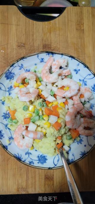 虾仁时蔬土豆泥沙拉的做法步骤：5