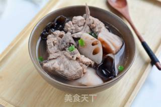 腔骨莲藕木耳汤的做法步骤：6