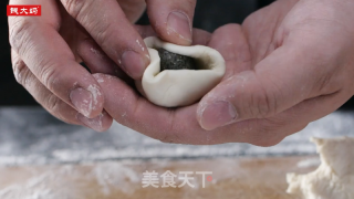 来一碗糯叽叽、甜蜜蜜的芝麻汤圆吧~的做法步骤：7