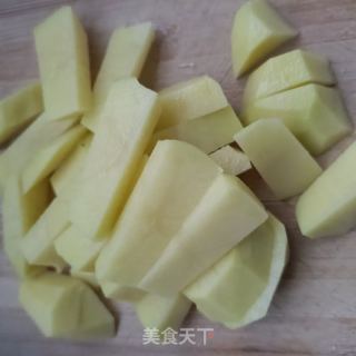 土豆炖排骨的做法步骤：5