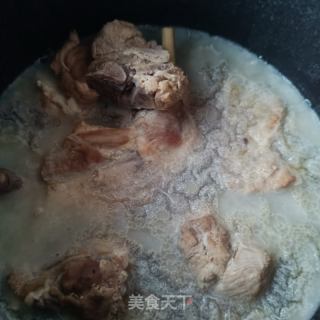 土豆炖排骨的做法步骤：2