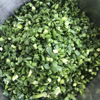 韭菜鸡蛋水饺的做法步骤：3