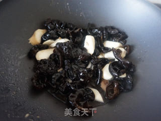 花菜木耳炒肉片的做法步骤：12