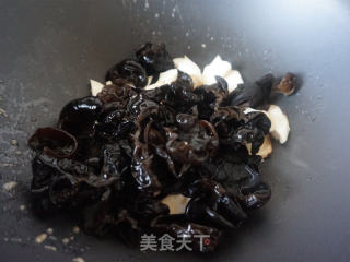 花菜木耳炒肉片的做法步骤：11