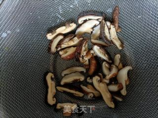 香菇蒸腊肉的做法步骤：4