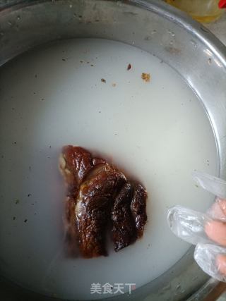 香菇蒸腊肉的做法步骤：1