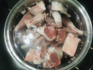羊肉炖萝卜的做法步骤：2