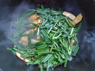 韭菜炒香干的做法步骤：13