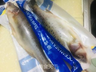 清蒸开背鲈鱼的做法步骤：1