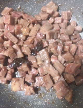 黑椒牛扒比萨饼的做法步骤：8