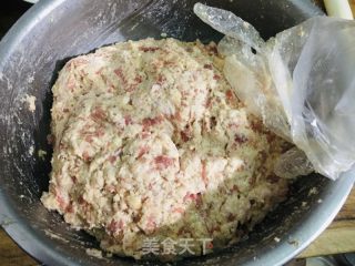 传统大肉丸子的做法步骤：6