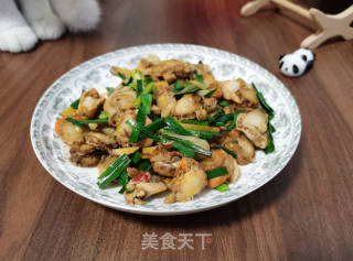 蒜苗炒贝肉的做法步骤：7