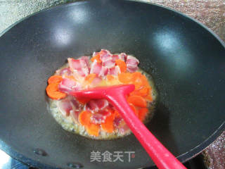 花生米胡萝卜炒风干肉的做法步骤：4