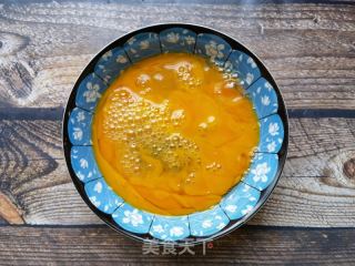 蒜蓉小米椒炒鸡蛋的做法步骤：1