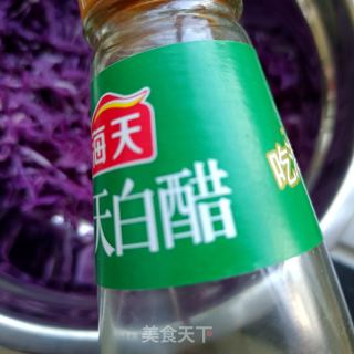 紫甘蓝拌鸡腿肉的做法步骤：4