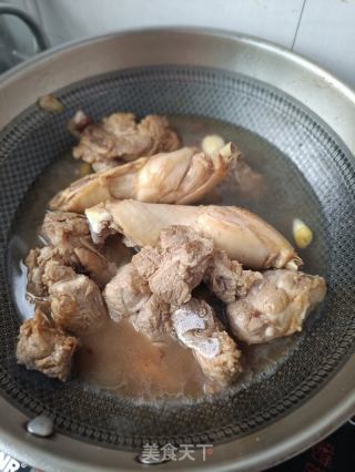 家常排骨炖鸡的做法步骤：9
