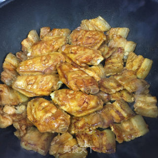 香煎鸡翅五花肉的做法步骤：6