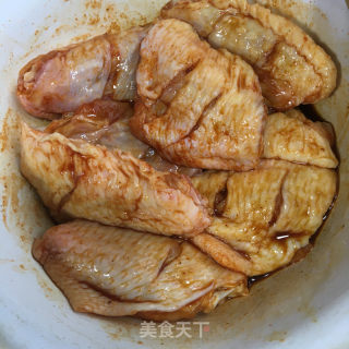 香煎鸡翅五花肉的做法步骤：2