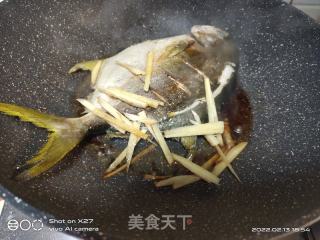 红焖鲳鱼的做法步骤：4