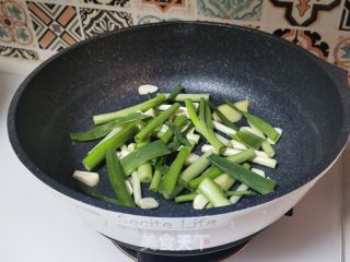 清淡葱油鸡的做法步骤：3