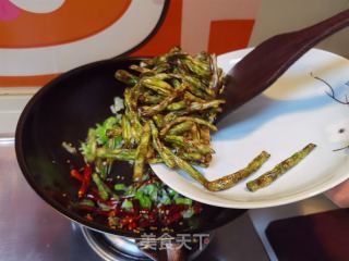干煸豆角的做法步骤：13