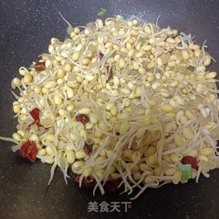 小炒黄豆芽的做法步骤：4