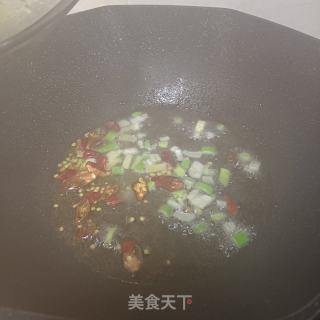 小炒黄豆芽的做法步骤：3