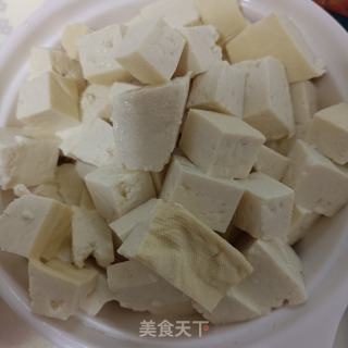 家常炖豆腐的做法步骤：1