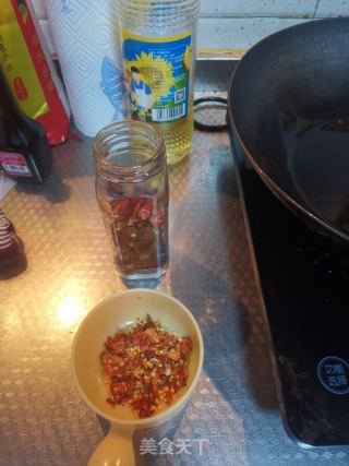 辣椒油的做法步骤：1