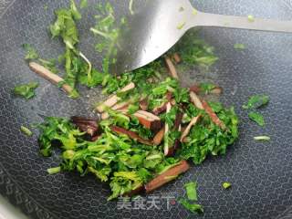 荠菜炒年糕的做法步骤：5
