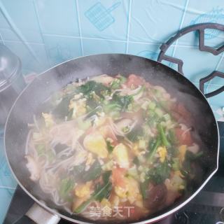 香菇、菠菜汤面的做法步骤：11