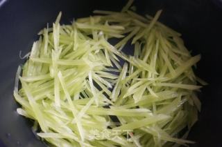 清炒莴笋丝的做法步骤：4