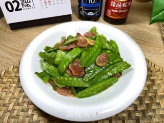 腊肠炒荷兰豆的做法步骤：12