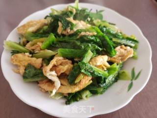 油麦菜炒鸡蛋的做法步骤：4