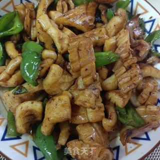 尖椒炒鱿鱼卷的做法步骤：10