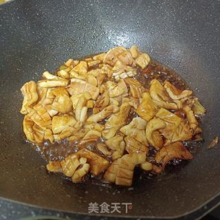 尖椒炒鱿鱼卷的做法步骤：6