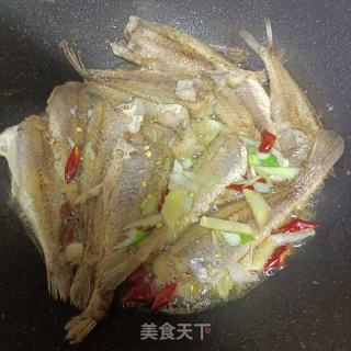 家常烧小黄鱼的做法步骤：5