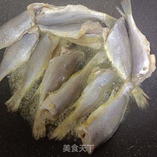 家常烧小黄鱼的做法步骤：2