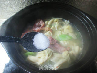 腊鸡腿莴笋千张结煲的做法步骤：9