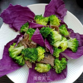西兰花拌酱护心肉的做法步骤：15