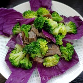 西兰花拌酱护心肉的做法步骤：14