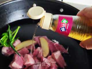 番茄牛腩汤的做法步骤：4