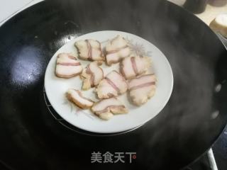 咸肉炒蘑菇冬笋的做法步骤：1