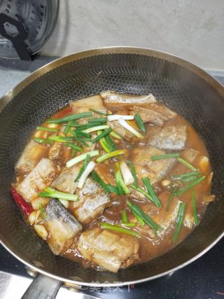 无需油煎的简单版红烧带鱼段的做法步骤：6